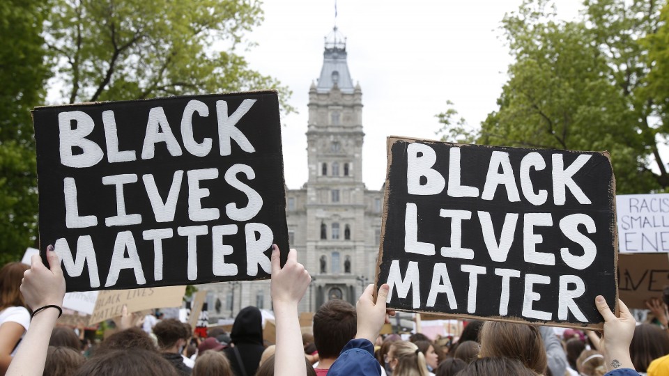 Un rassemblement contre la discrimination raciale à Québec, en 2020.