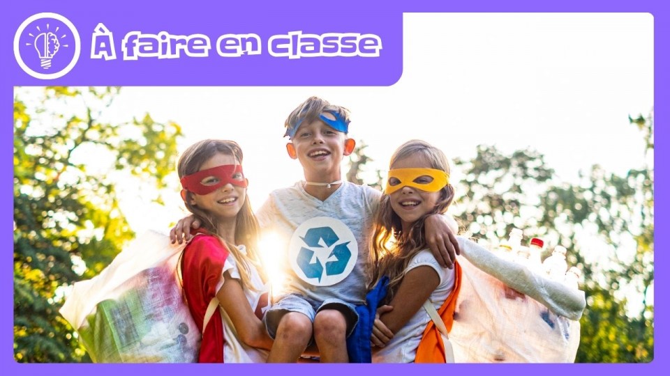 Trois enfants déguisées en superhéros de l’environnement