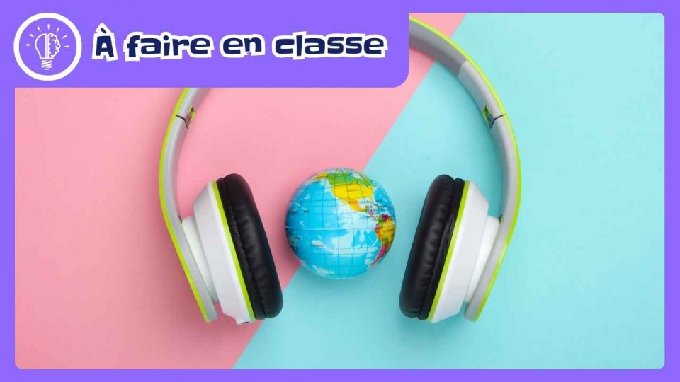 Des écouteurs et au milieu se trouve une globe terrestre