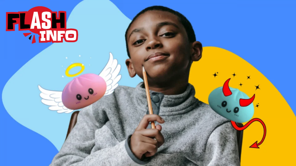 Un garçon souriant, l’air pensif, est encadré à gauche par un squishy angélique et à droite par un squishy diabolique.